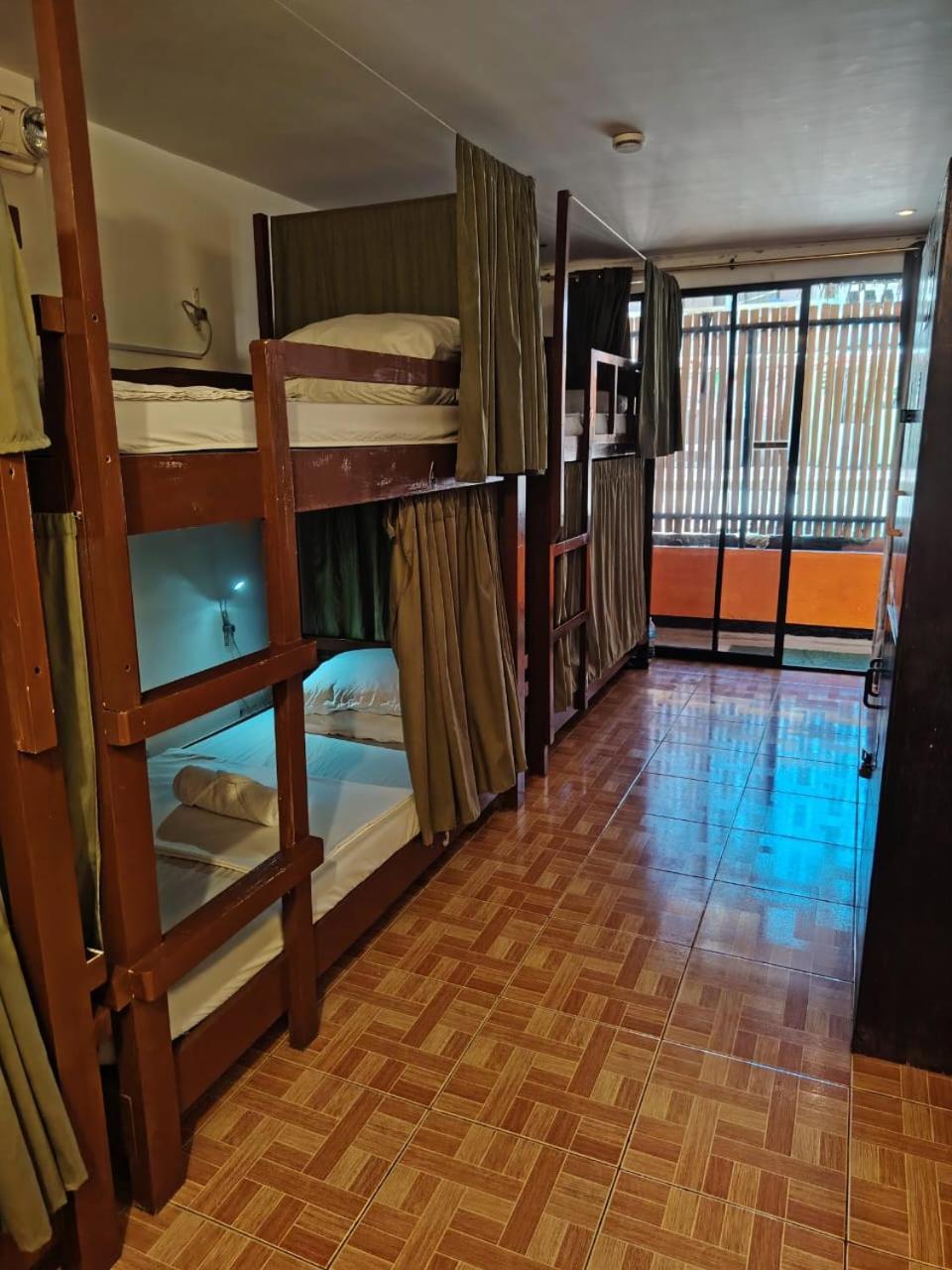 Chill Out Hostel Balabag  Dış mekan fotoğraf